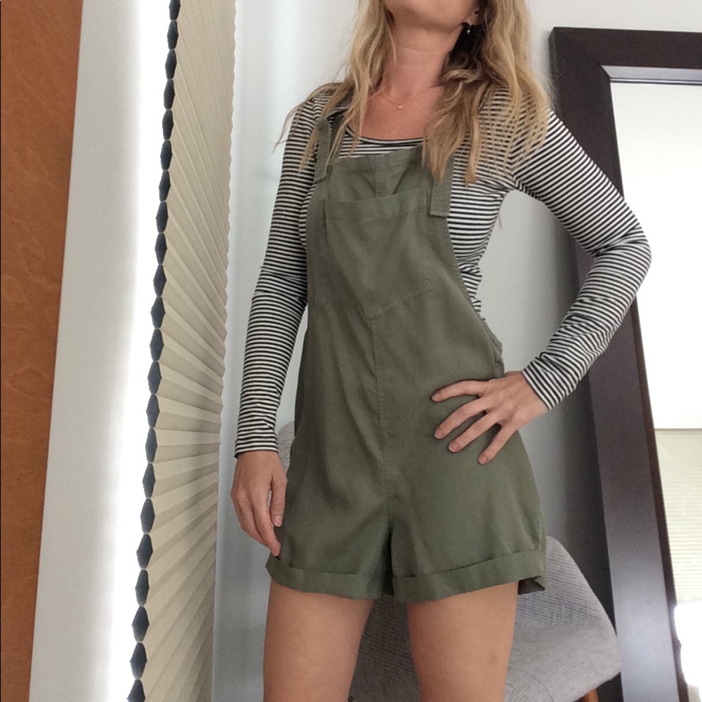 Aerie overalls shorts, green, sz Small, NWOT